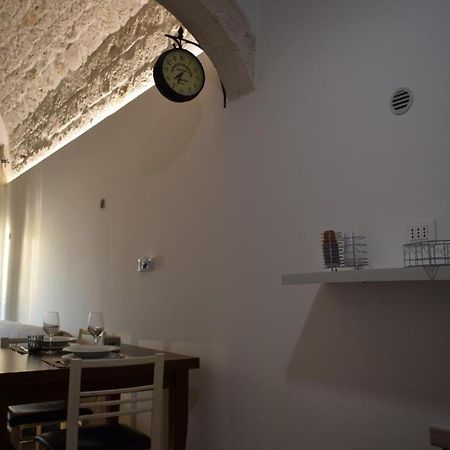 Al Solito Posto Suite ออสตูนี ภายนอก รูปภาพ